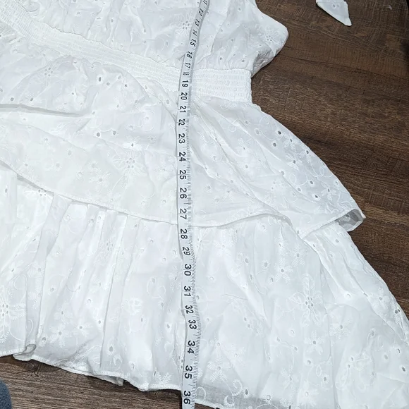 NEW WT,, Laundry Tiered Ruffle Dress - Picture 14 of 16
